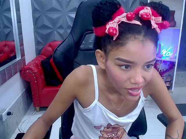 adissonpetite webcam