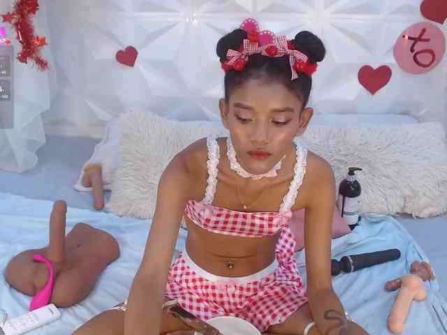 adissonpetite webcam