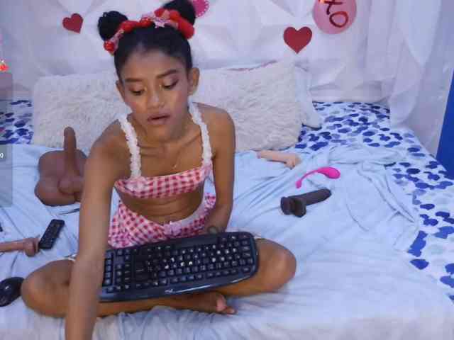 adissonpetite webcam