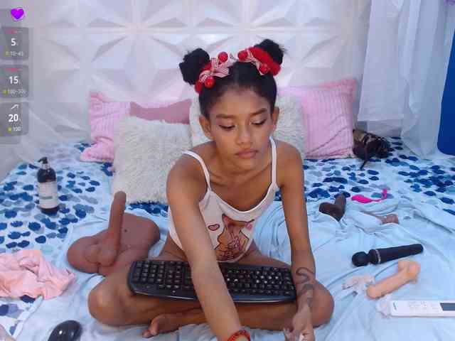 adissonpetite webcam