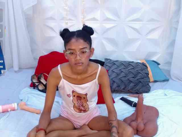 adissonpetite webcam