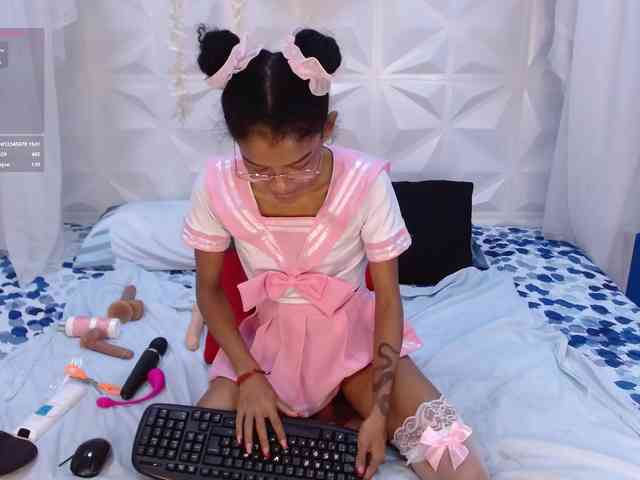 adissonpetite webcam