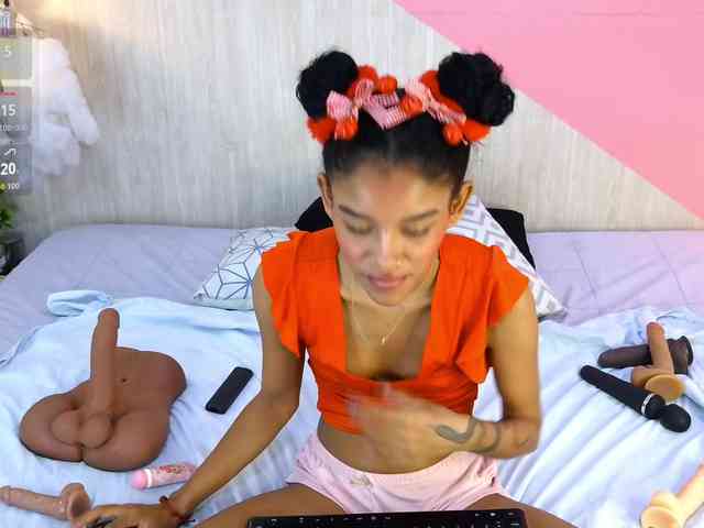 adissonpetite webcam