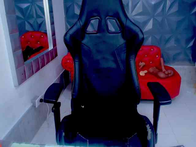 adissonpetite webcam