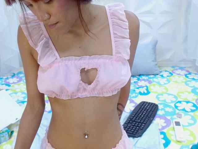 adissonpetite Live Webcam on BongaCams