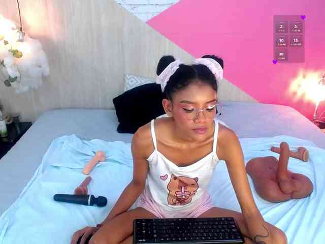 adissonpetite webcam