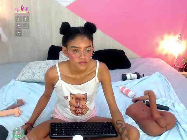 adissonpetite webcam