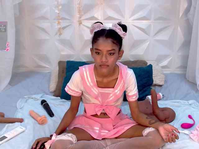 adissonpetite webcam