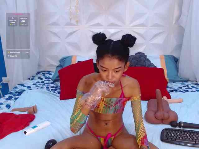 adissonpetite webcam