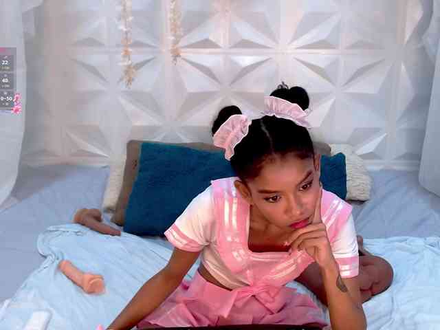 adissonpetite webcam