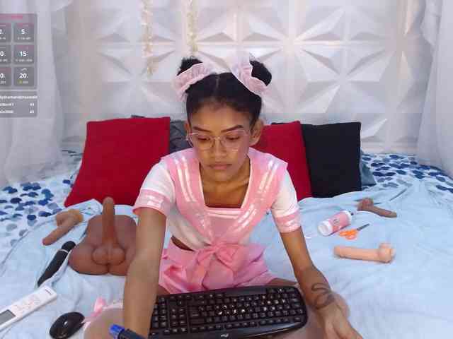 adissonpetite webcam