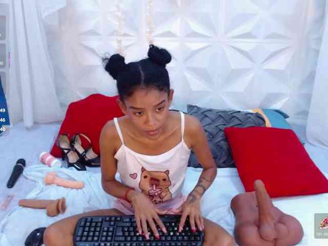 adissonpetite webcam