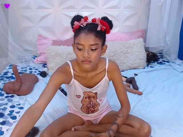 adissonpetite webcam