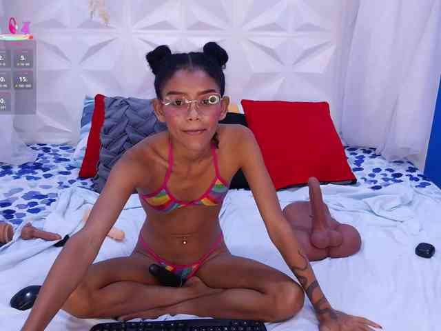 adissonpetite webcam