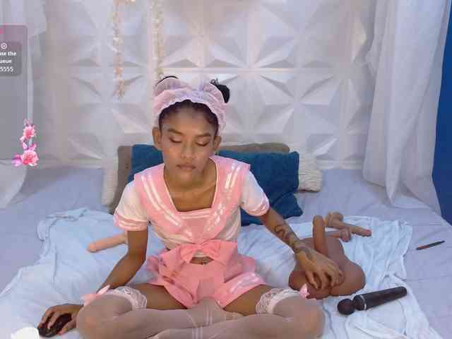 adissonpetite webcam