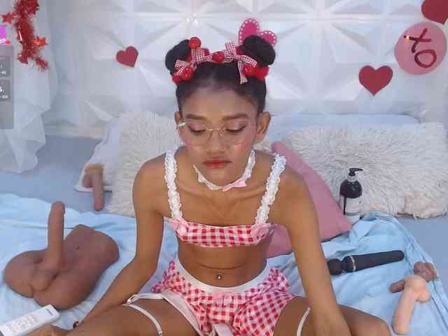 adissonpetite webcam