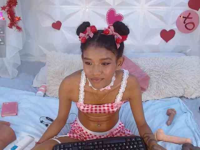 adissonpetite webcam