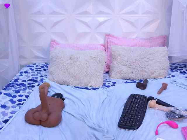 adissonpetite webcam