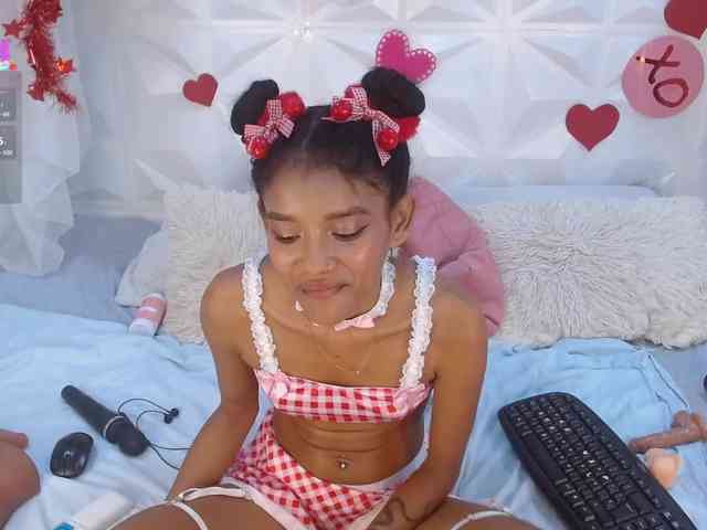 adissonpetite webcam