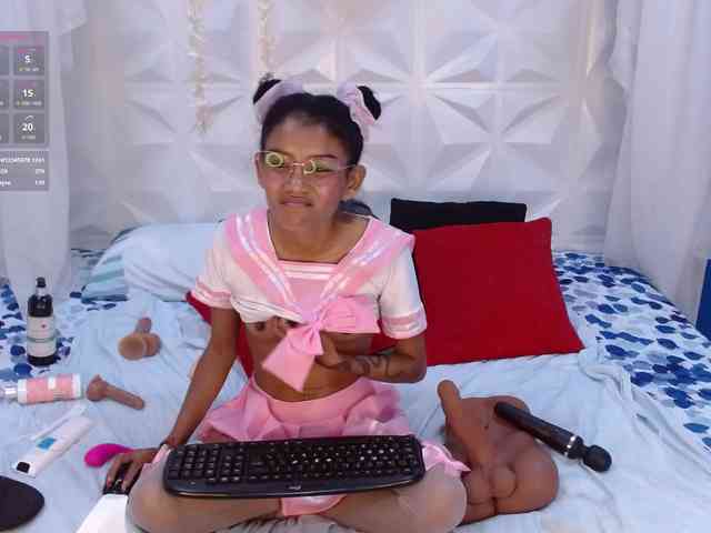 adissonpetite webcam