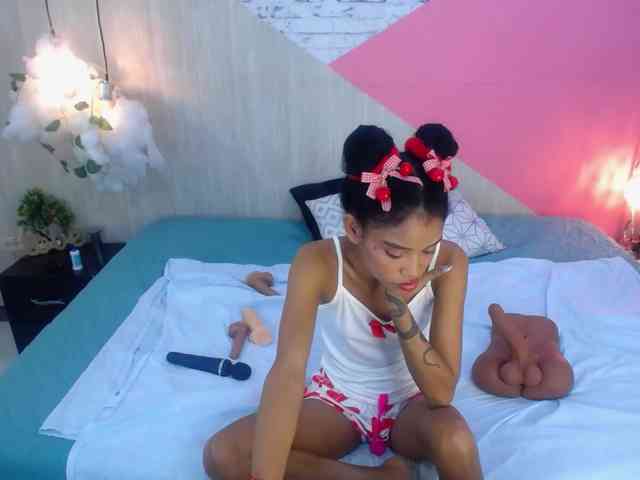 adissonpetite webcam