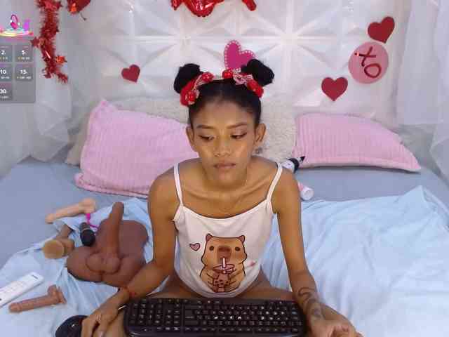 adissonpetite webcam