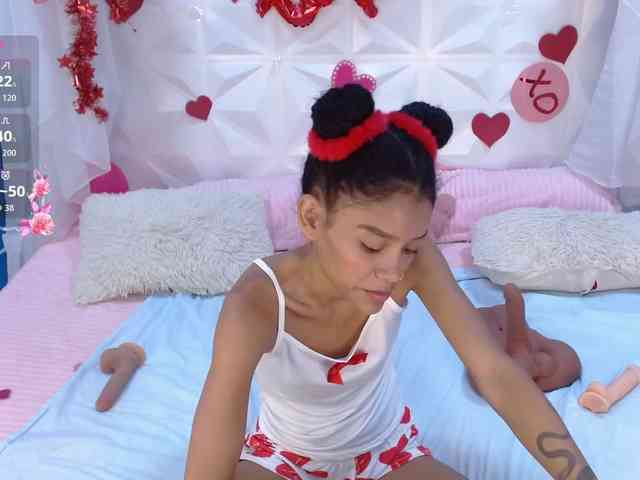 adissonpetite webcam