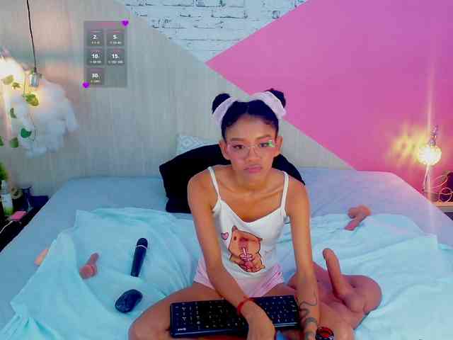 adissonpetite webcam