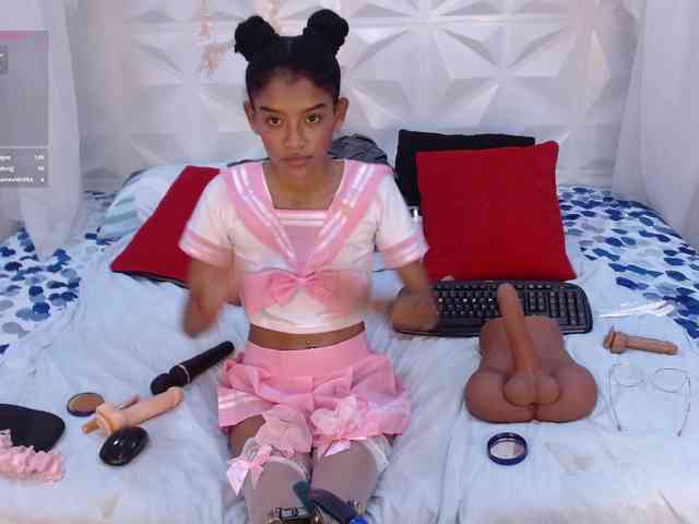 adissonpetite webcam