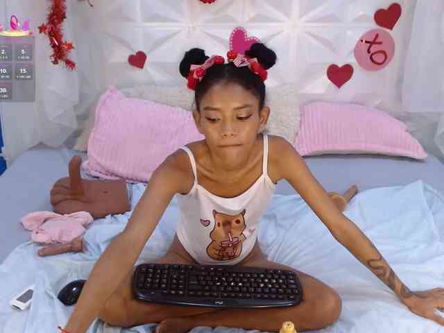 adissonpetite Live Webcam on BongaCams