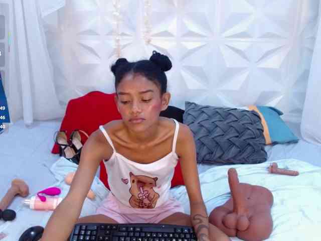 adissonpetite webcam