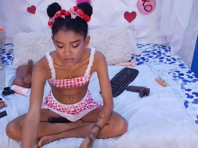 adissonpetite webcam