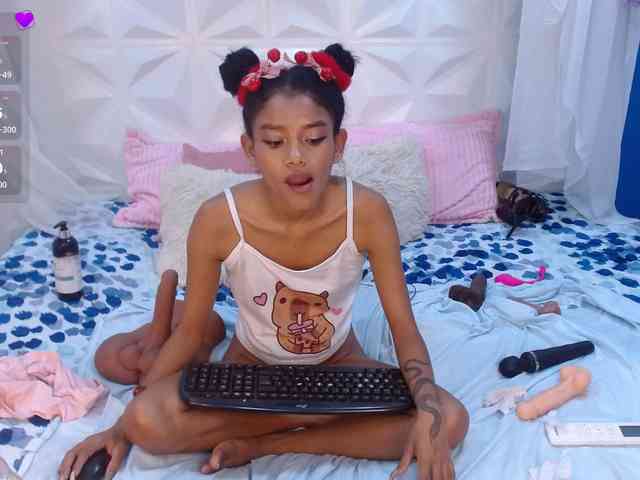 adissonpetite webcam