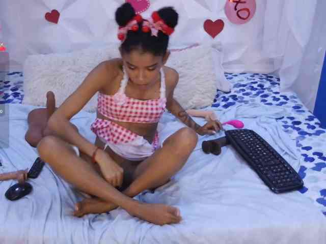 adissonpetite webcam