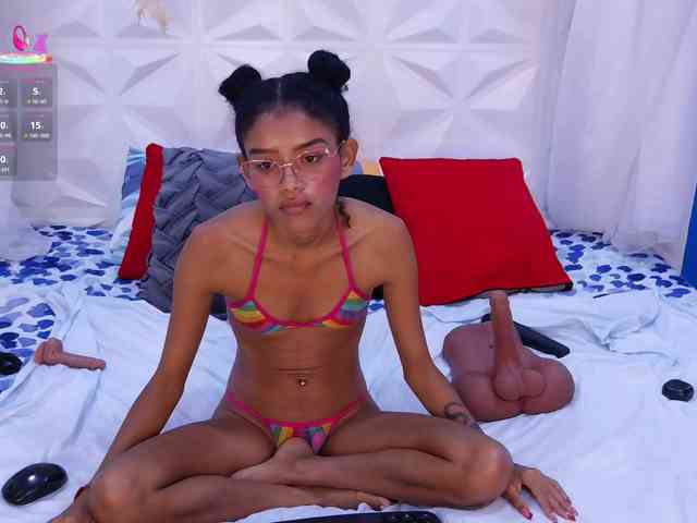 adissonpetite webcam