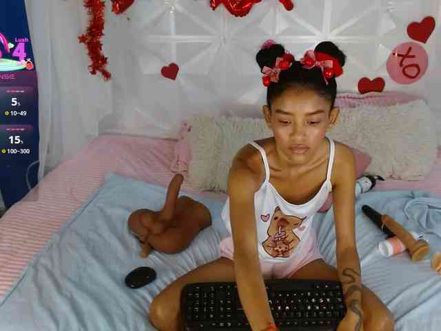 adissonpetite webcam