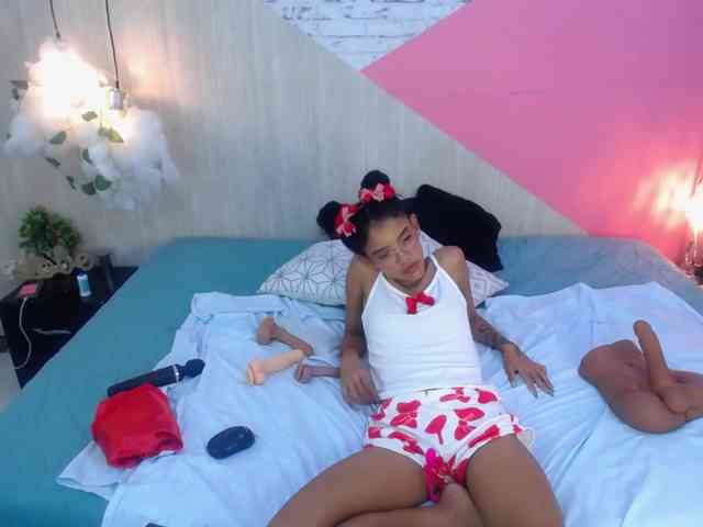 adissonpetite webcam