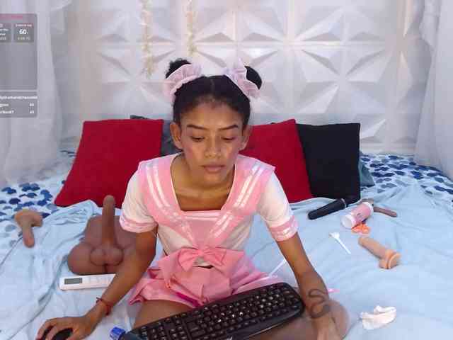 adissonpetite webcam