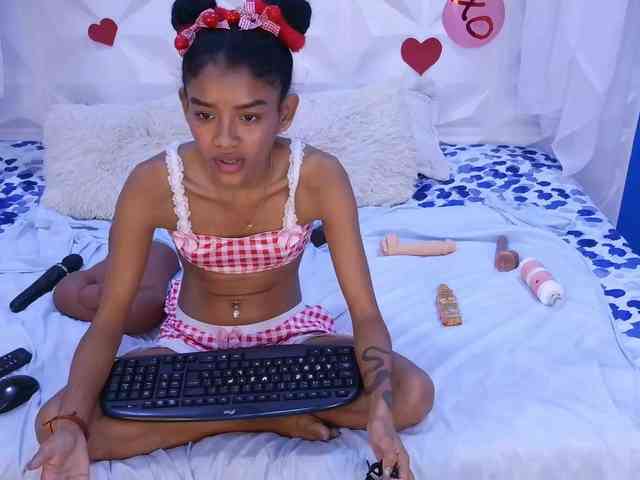 adissonpetite webcam