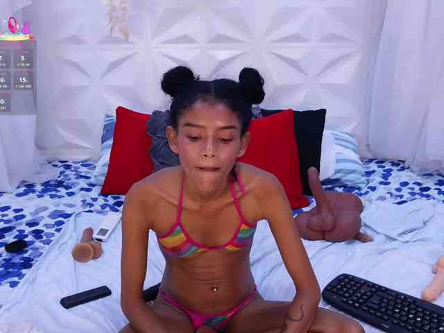 adissonpetite webcam