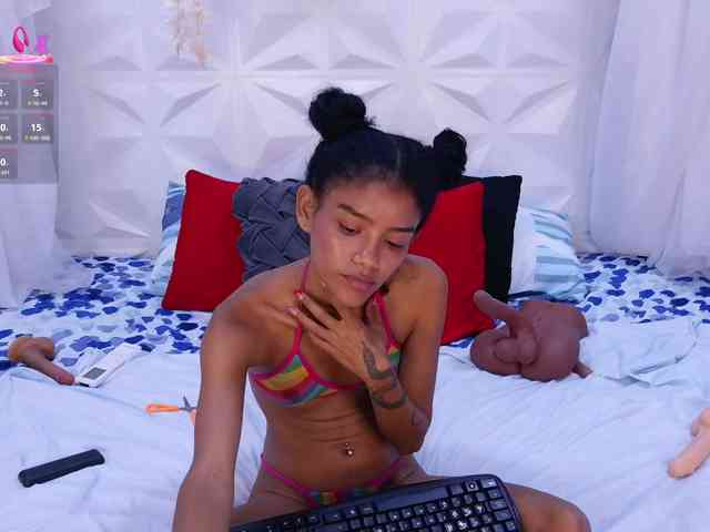 adissonpetite webcam