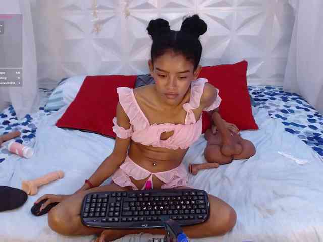 adissonpetite webcam