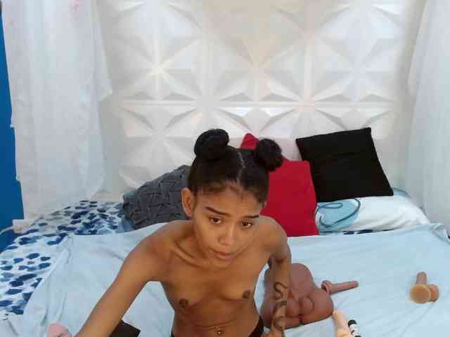 adissonpetite webcam