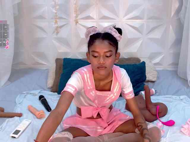 adissonpetite webcam