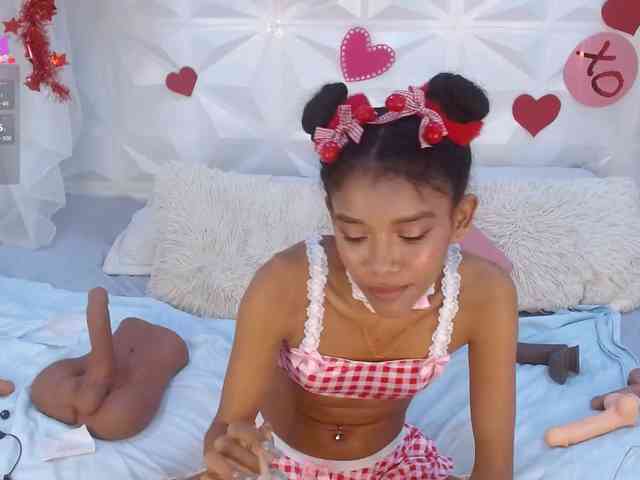 adissonpetite webcam