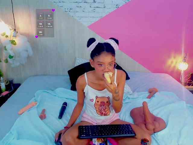 adissonpetite webcam