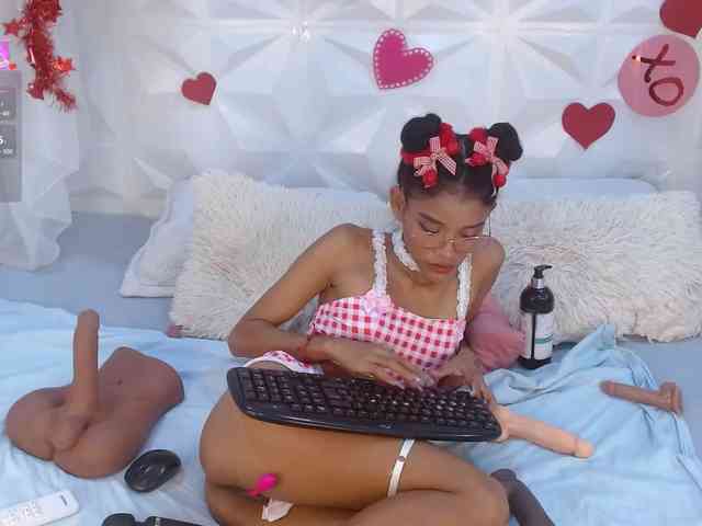 adissonpetite webcam