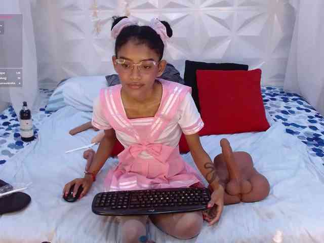 adissonpetite webcam