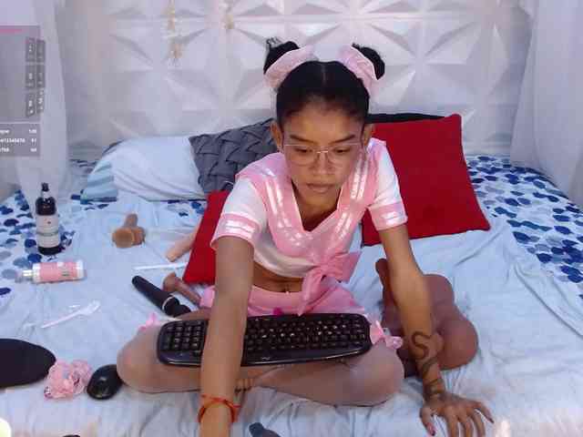 adissonpetite webcam