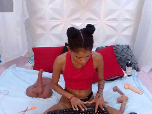 adissonpetite webcam